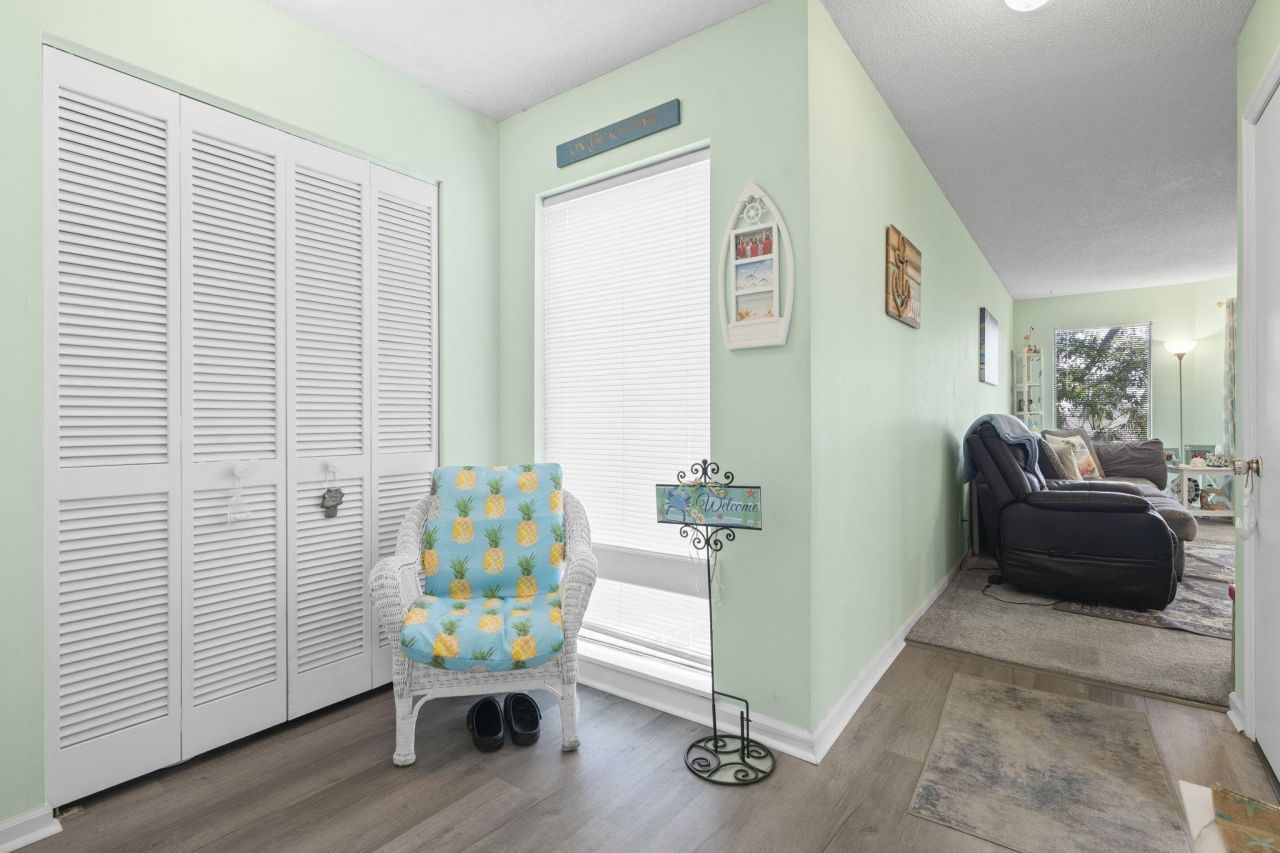 1500 Cenith Dr. Photo 4