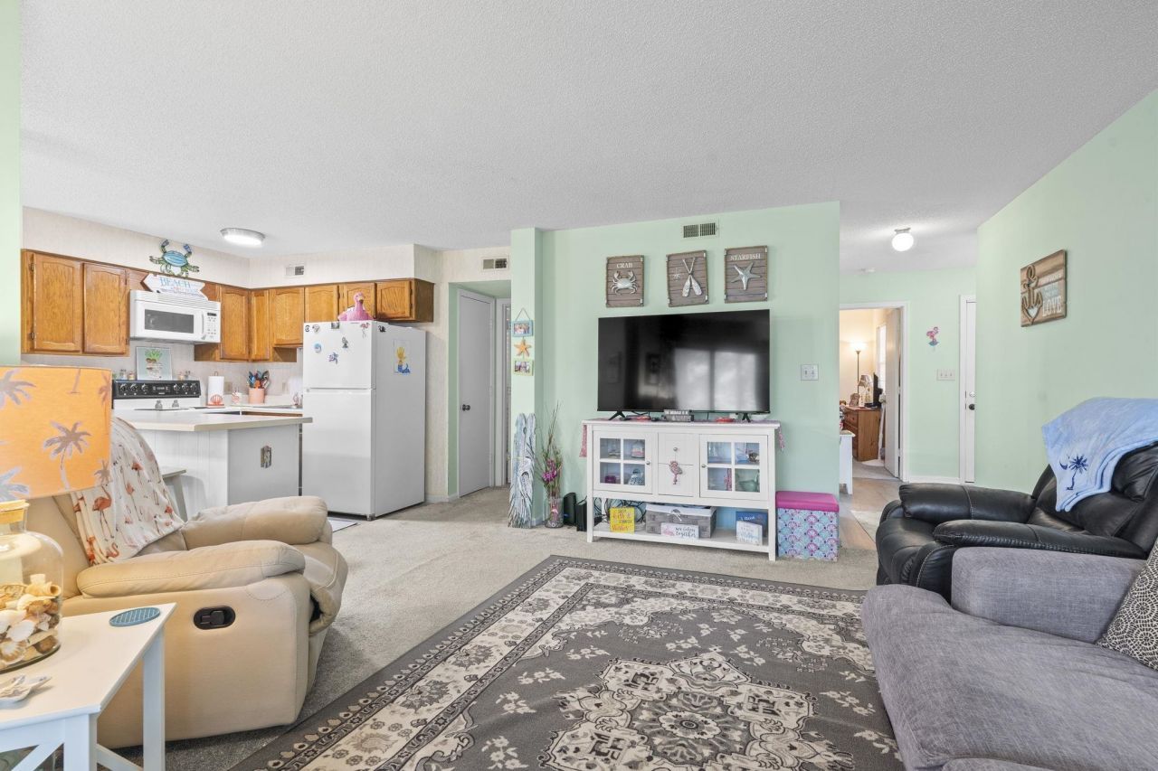 1500 Cenith Dr. Photo 6