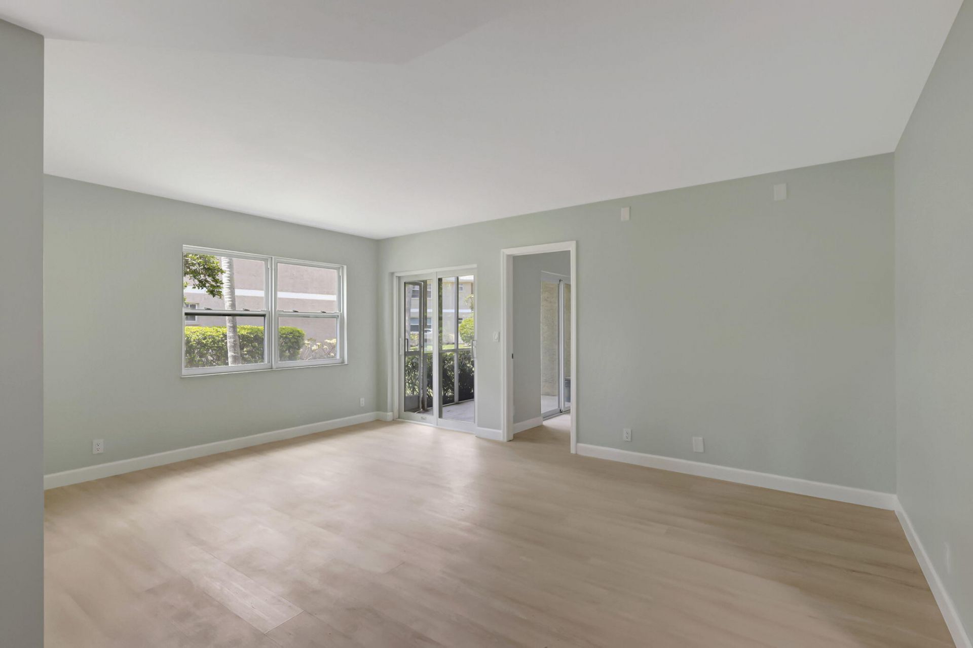 1538 SE Royal Green Circle, Unit 102, Port Saint Lucie, FL 34952 Photo