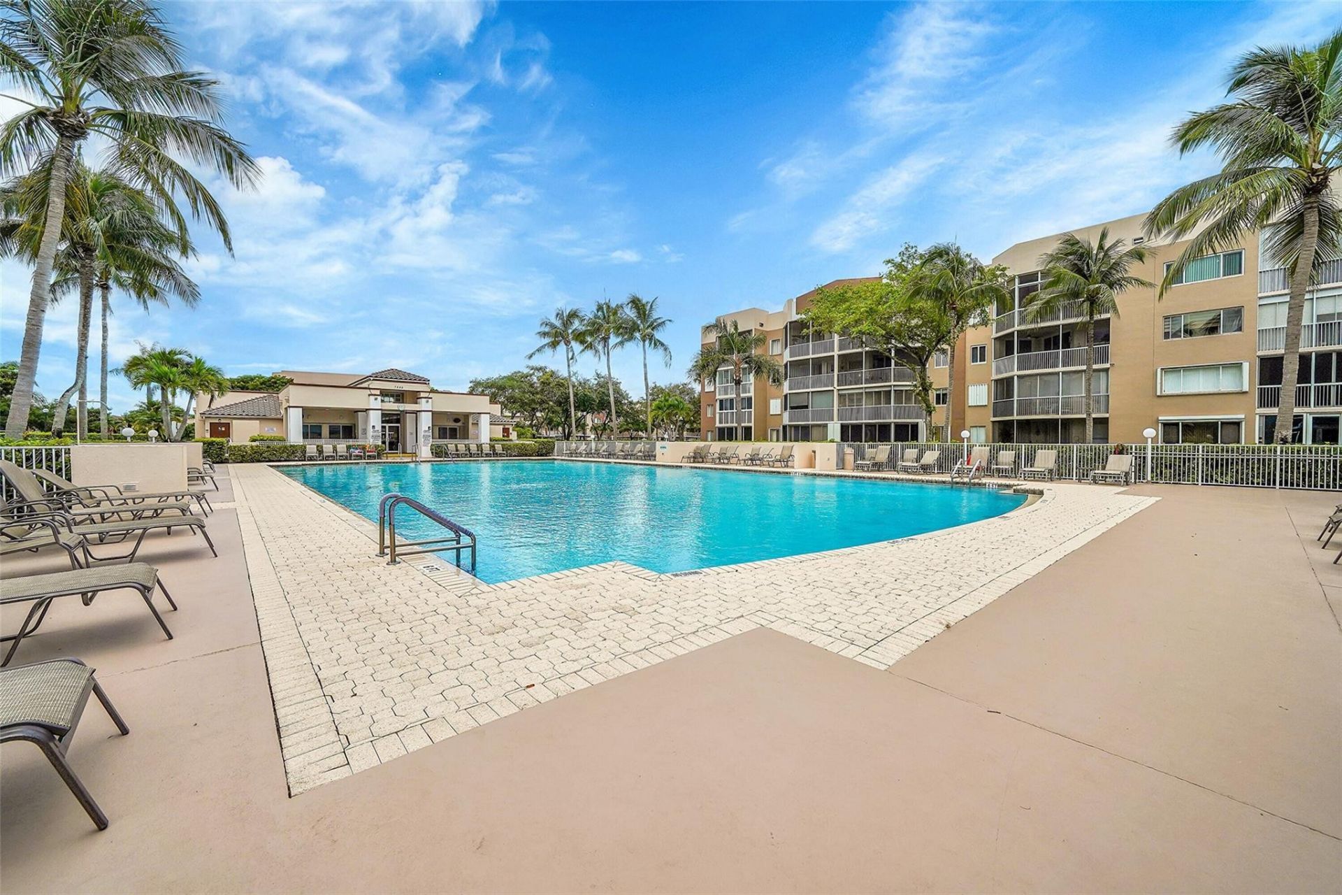 7555 Fairfax Drive, Unit 214, Tamarac, FL 33321 Photo