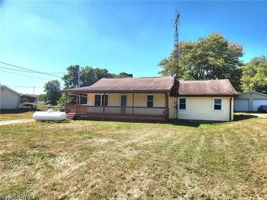 6805 Waynesburg Drive SE, Waynesburg, OH 44688