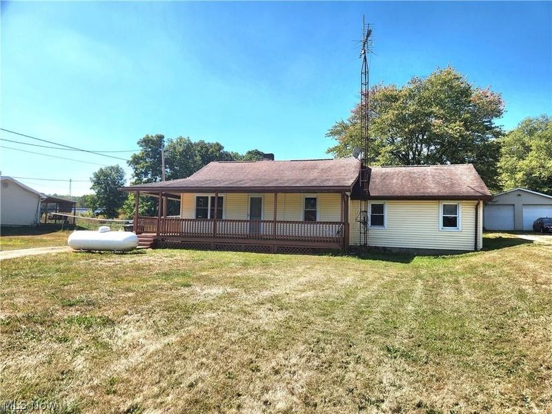 6805 Waynesburg Drive SE, Waynesburg, OH 44688 Photo 1