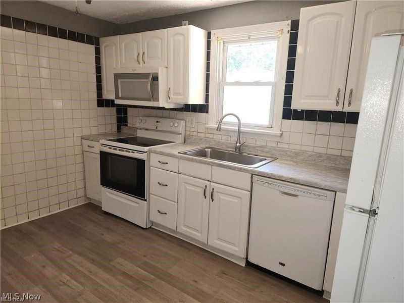 6805 Waynesburg Drive SE, Waynesburg, OH 44688 Photo 5