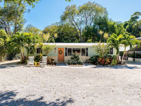 9 Transylvania Avenue, KEY LARGO, FL 33037