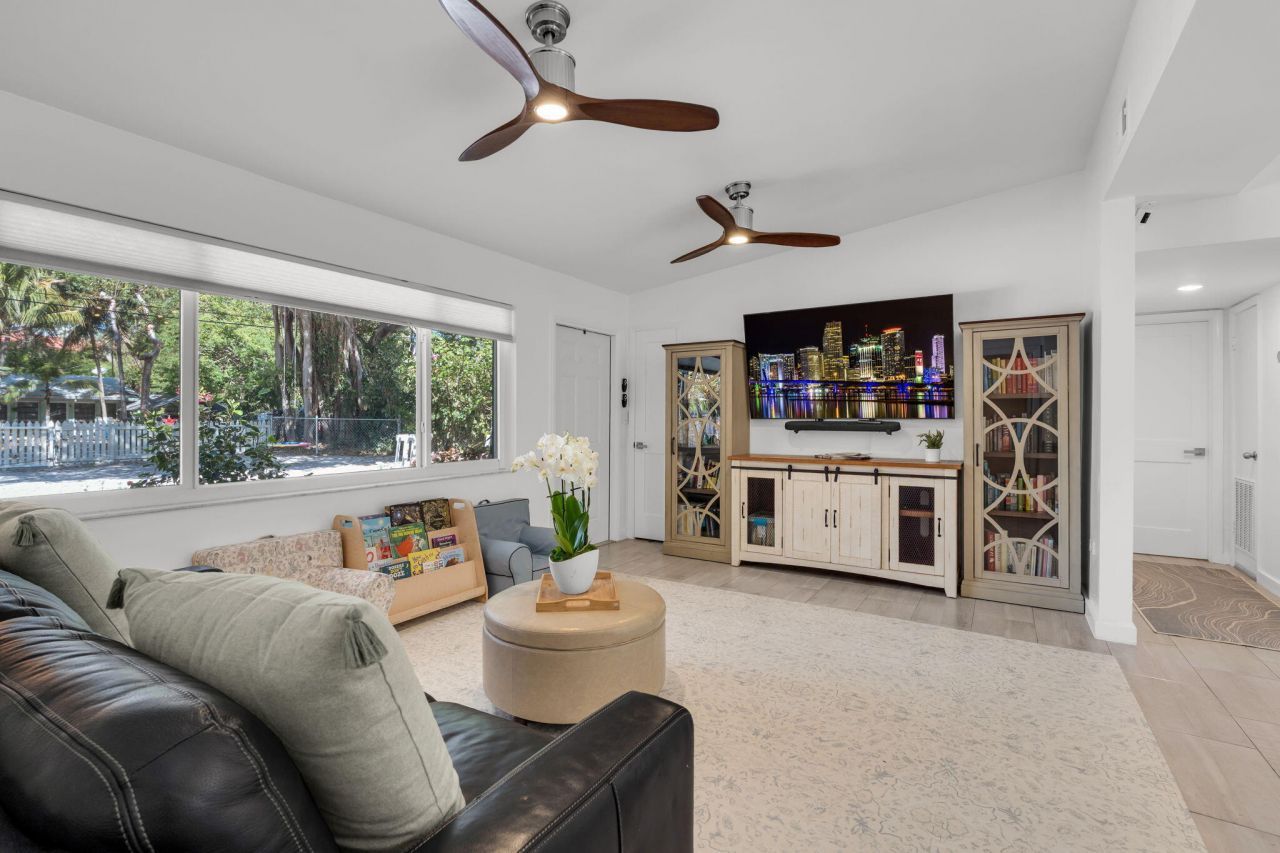 9 Transylvania Avenue, Key Largo, FL 33037 Photo