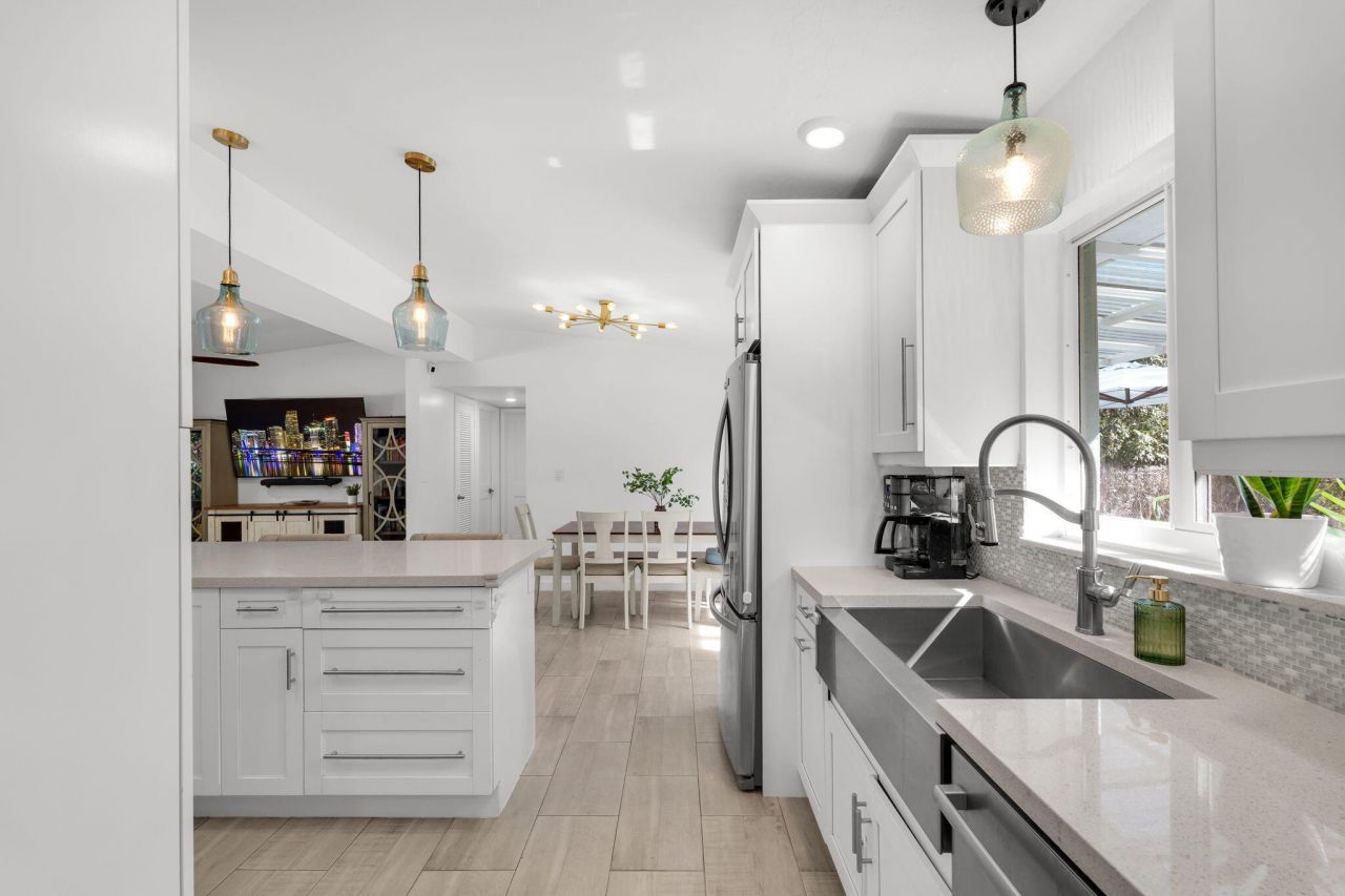 9 Transylvania Avenue, Key Largo, FL 33037 Photo