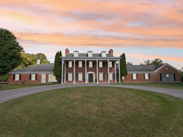 60 Ridge Road, Barrington Hills, IL 60010