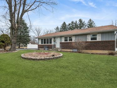 3821 Cheyenne Road, Gurnee, IL 60031