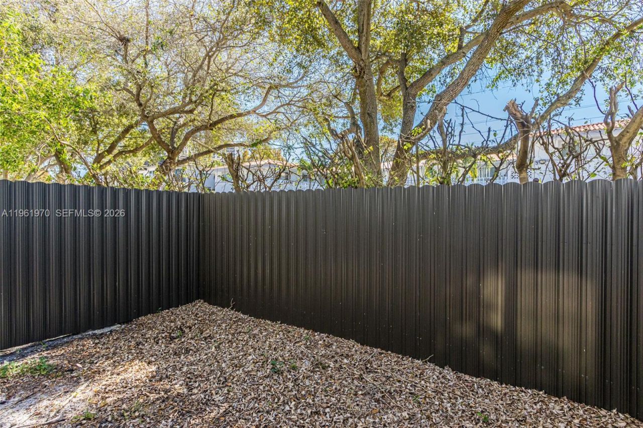 11647 NE 18th Dr , Unit 11647, North Miami, FL 33181 Photo