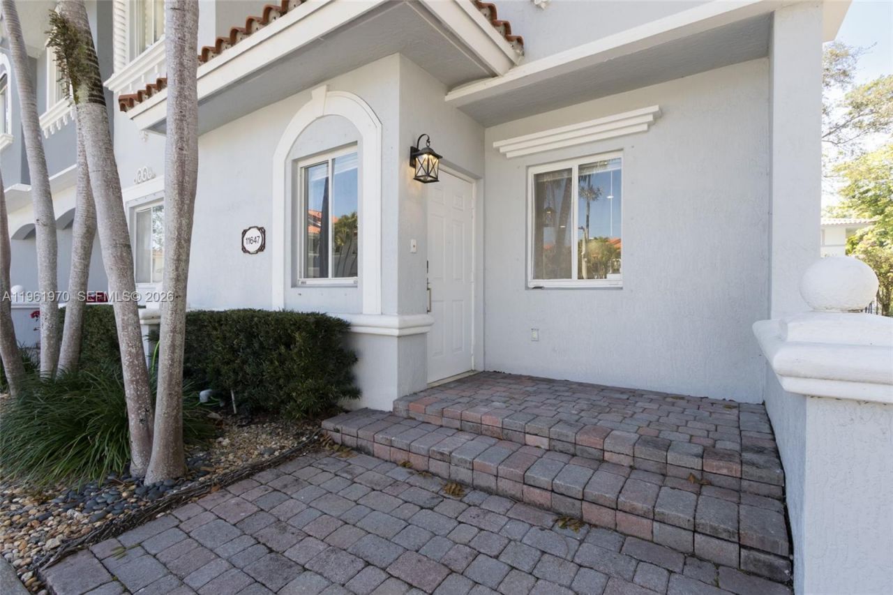 11647 NE 18th Dr , Unit 11647, North Miami, FL 33181 Photo