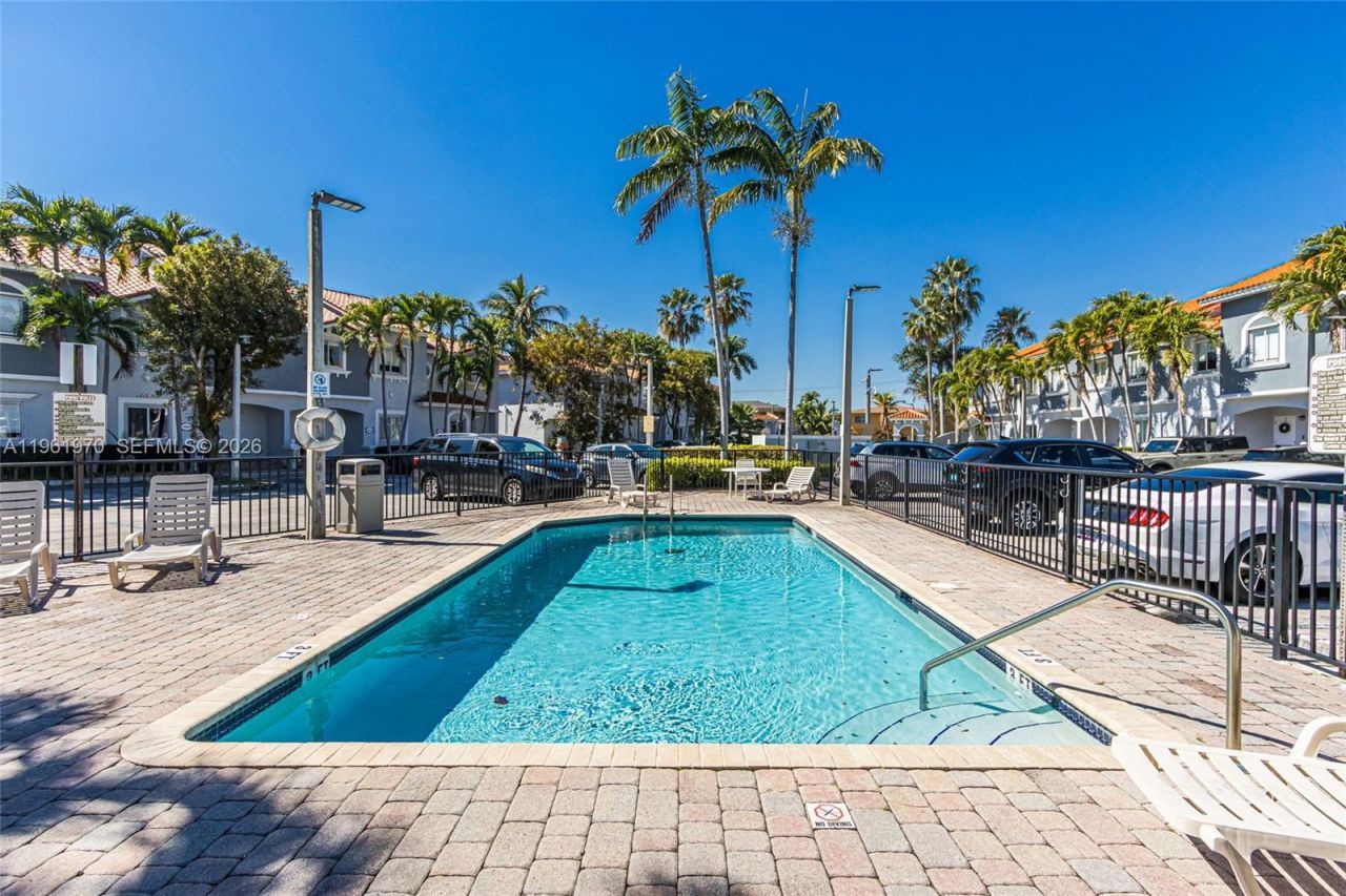 11647 NE 18th Dr , Unit 11647, North Miami, FL 33181 Photo