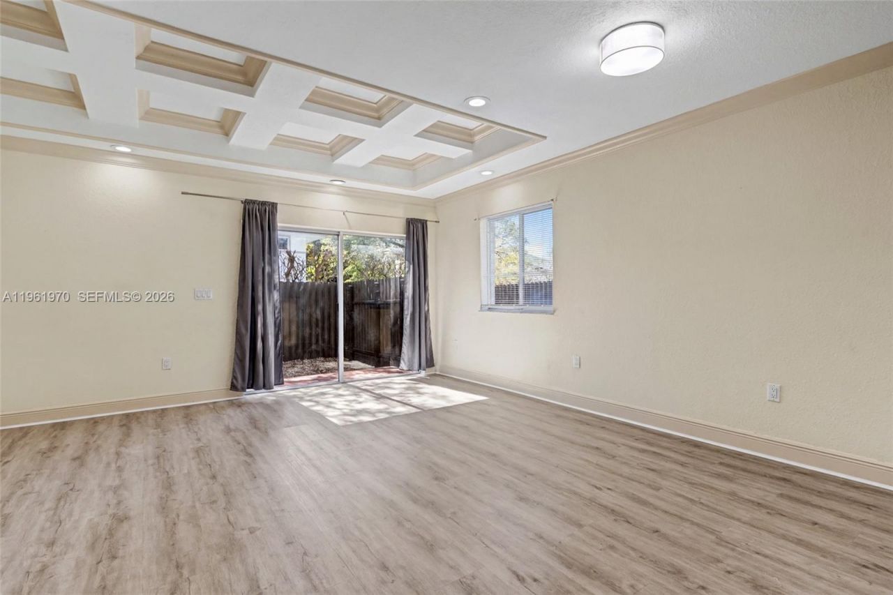 11647 NE 18th Dr , Unit 11647, North Miami, FL 33181 Photo