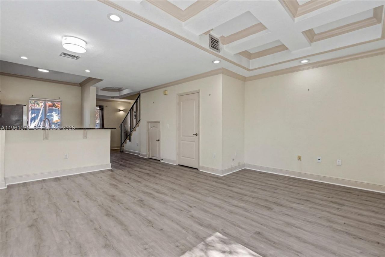 11647 NE 18th Dr , Unit 11647, North Miami, FL 33181 Photo