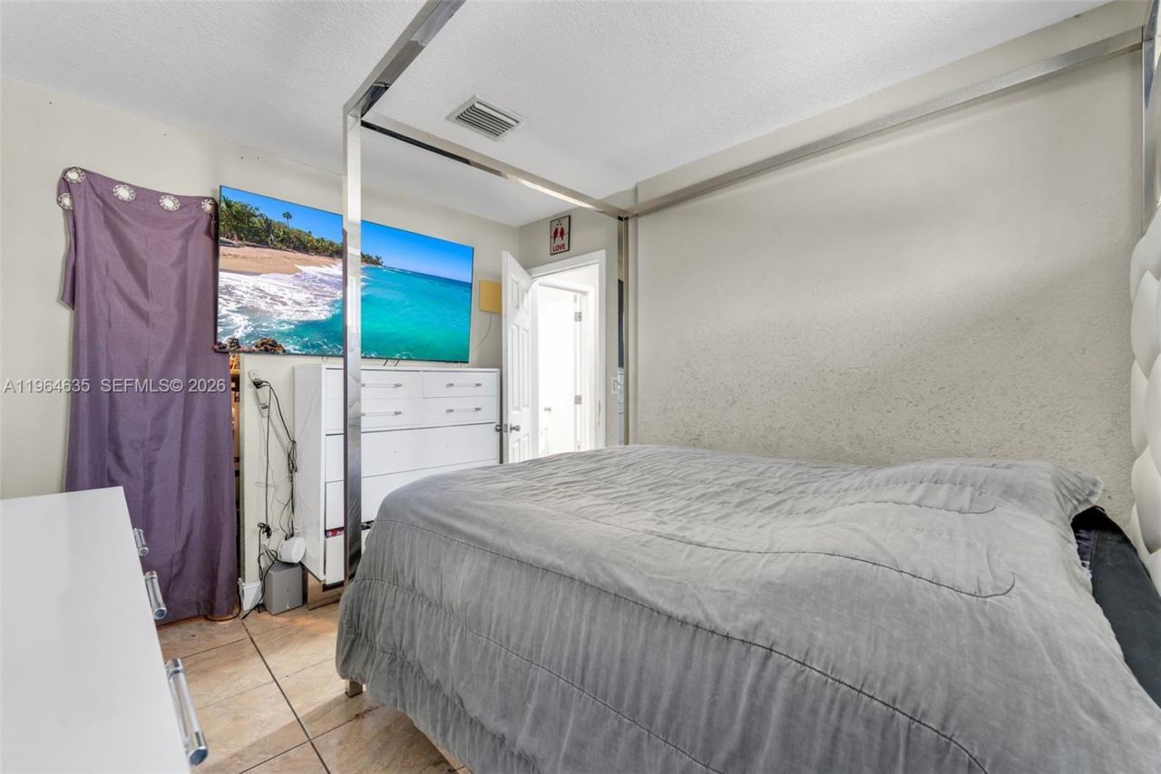 19137 NW 47th Ave , Miami Gardens, FL 33055 Photo