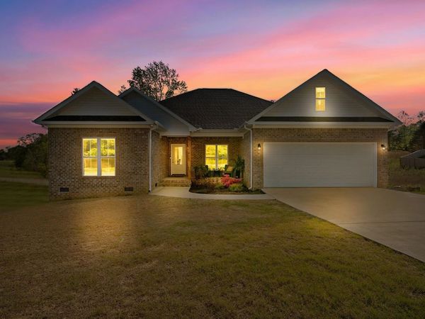 42 Eastwood Ln, Killen, AL