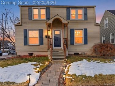 742 SAINT JOHN Street, Wyandotte, MI 48192