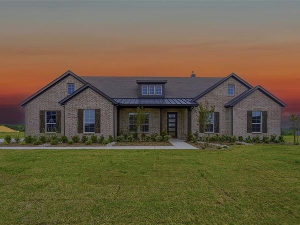809 Valley Ridge Road, Van Alstyne, TX 75495