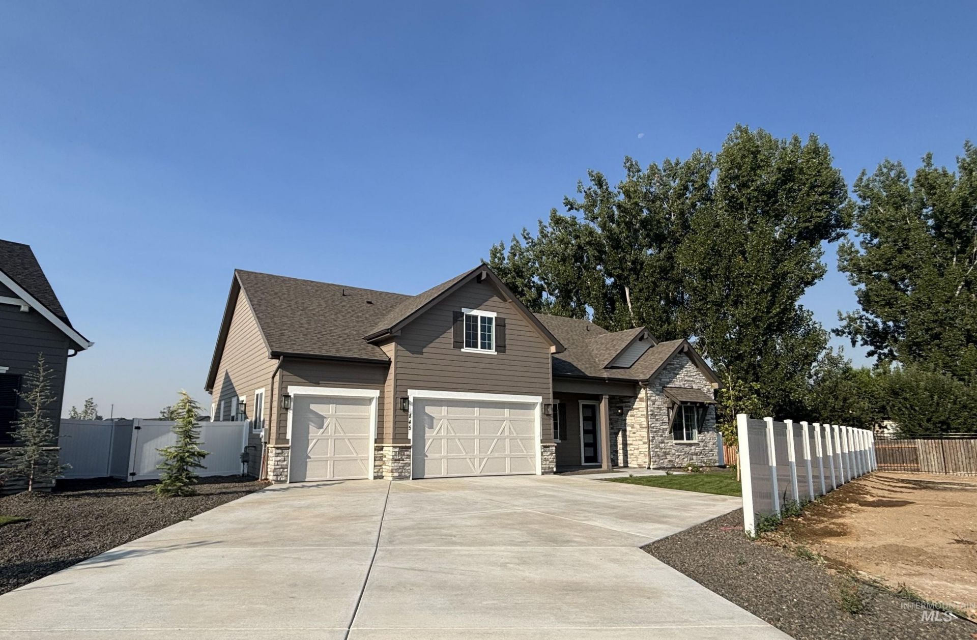845 N Sevenoaks Ave, Eagle, ID 83616 Main Photo