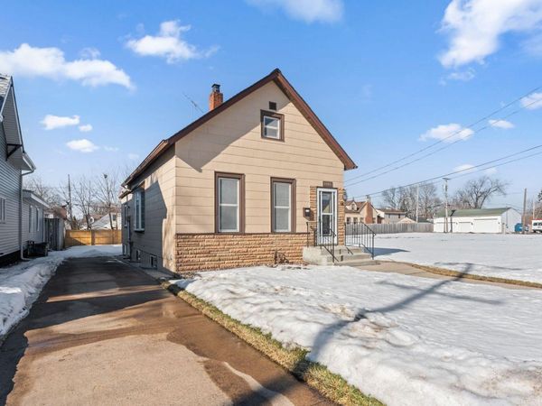 1041 Western Avenue N, Saint Paul, MN 55117