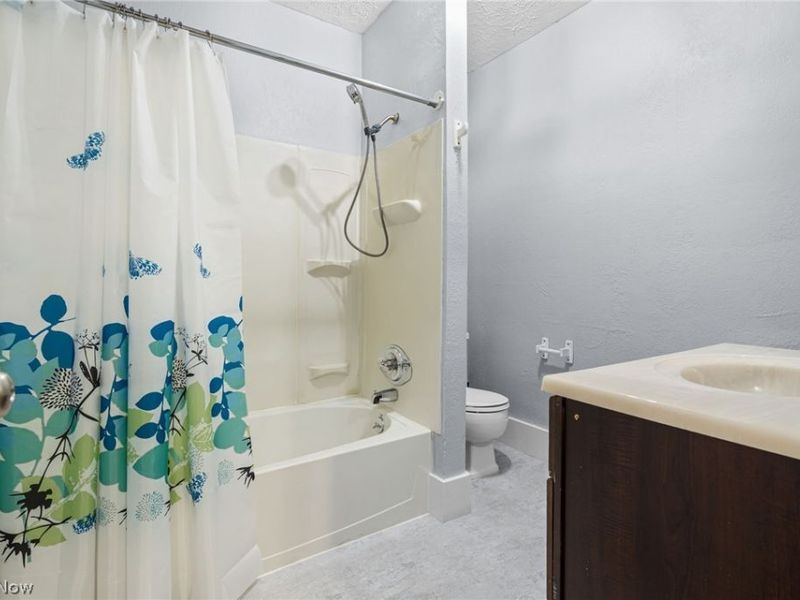 710 N Freedom Avenue, Alliance, OH 44601 Photo 12