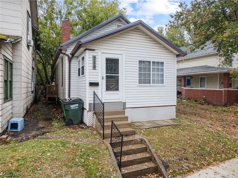 710 N Freedom Avenue, Alliance, OH 44601 Photo 2