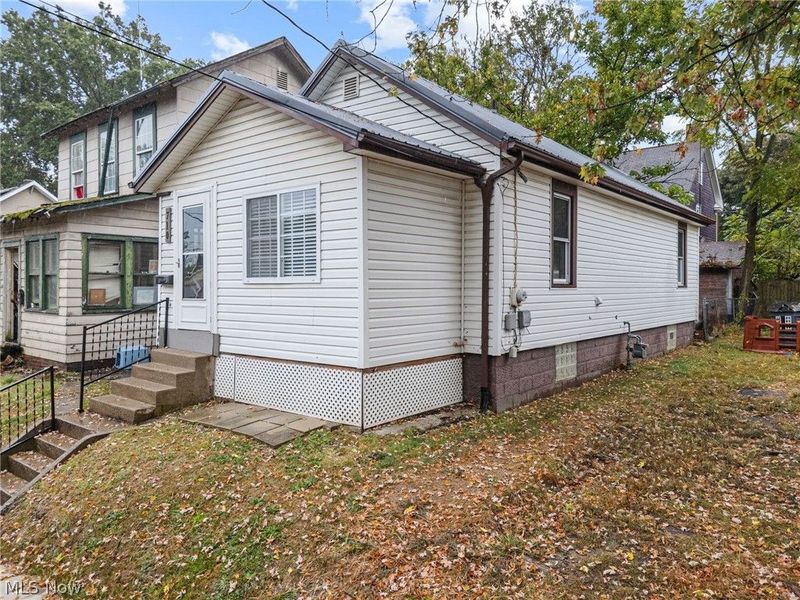 710 N Freedom Avenue, Alliance, OH 44601 Photo 3