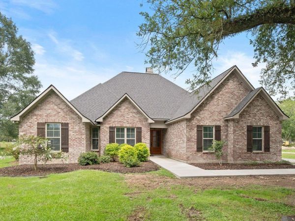 100 Tranquility Oaks, Denham Springs, LA 70706