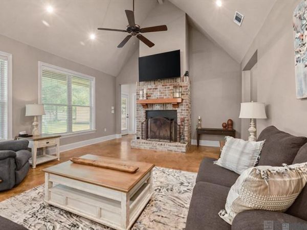 100 Tranquility Oaks, Denham Springs, LA 70706
