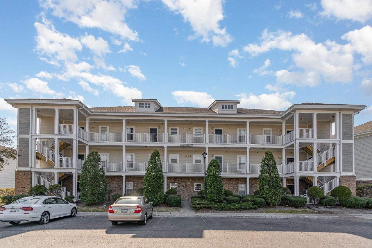 224 Castle Dr. Photo 1