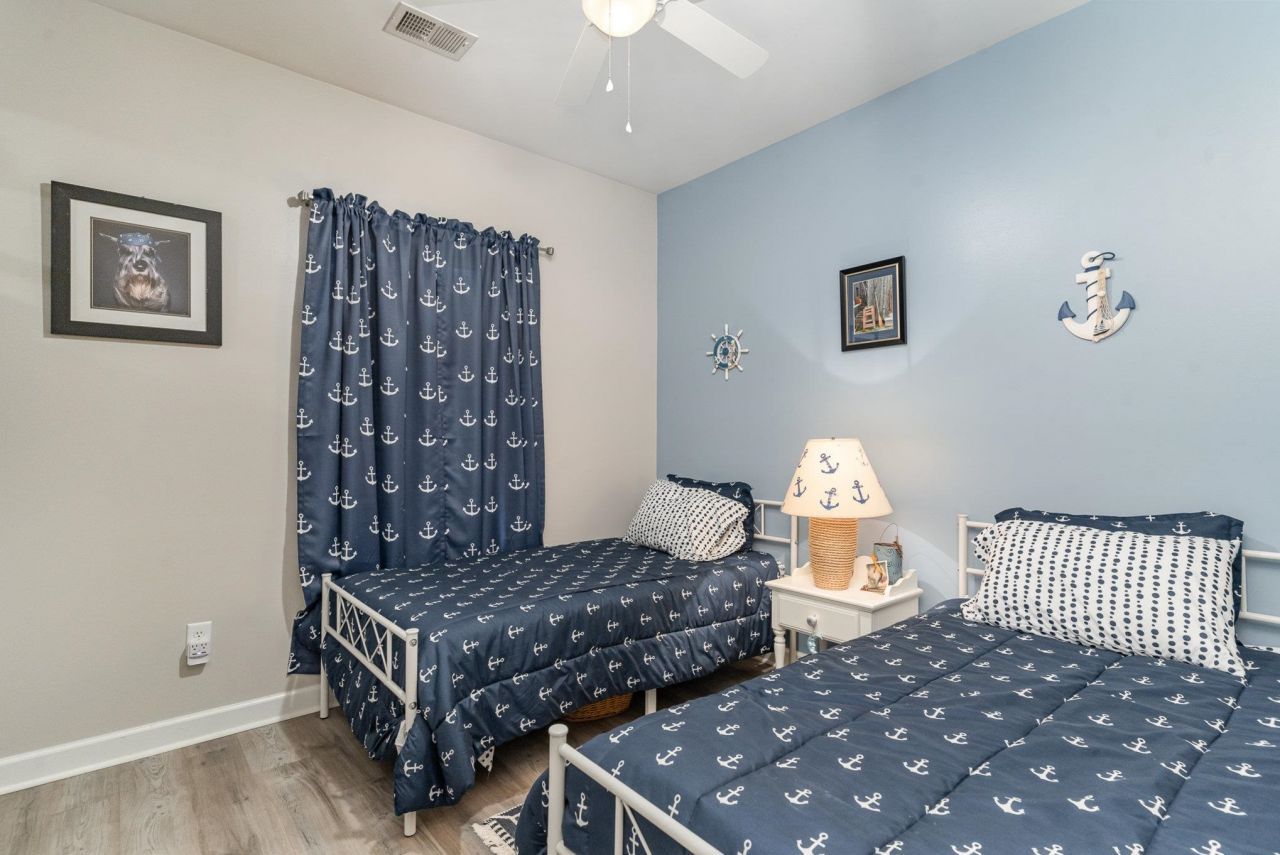 224 Castle Dr. Photo 17