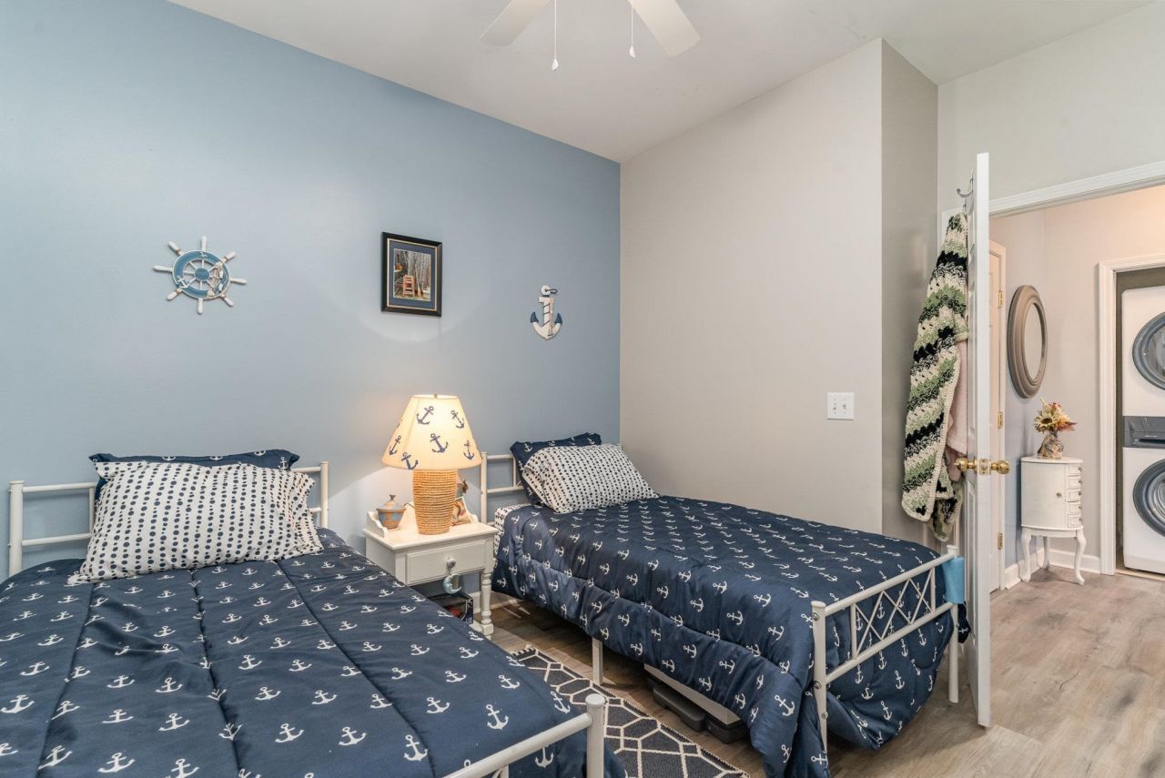 224 Castle Dr. Photo 18