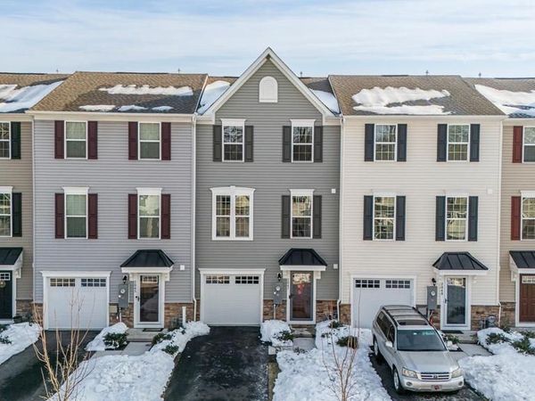 2047 RIVERS DRIVE, NEWARK, DE 19702