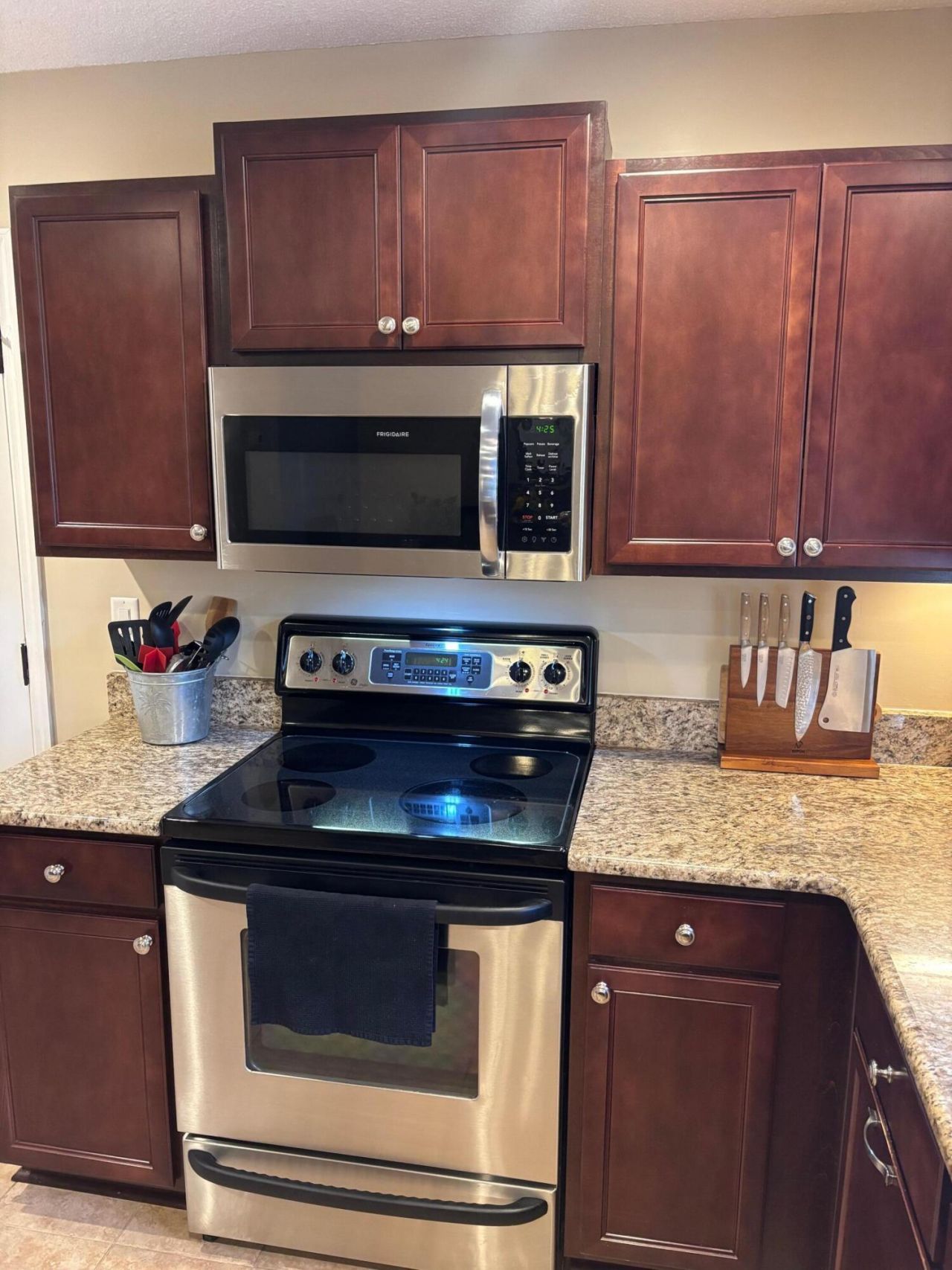 117 Alwyn Boulevard Photo 17