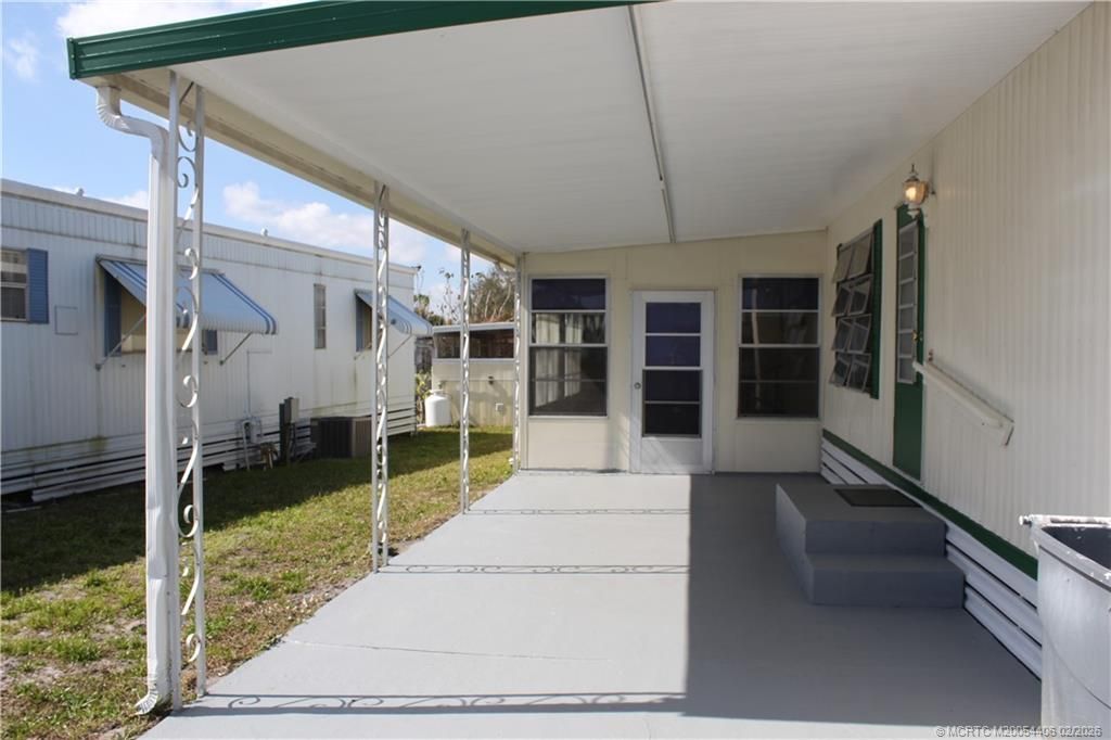 605 NE South Seas Way, Jensen Beach, FL 34957 Photo