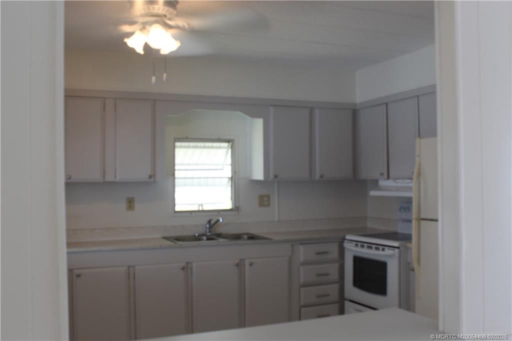 605 NE South Seas Way, Jensen Beach, FL 34957 Photo