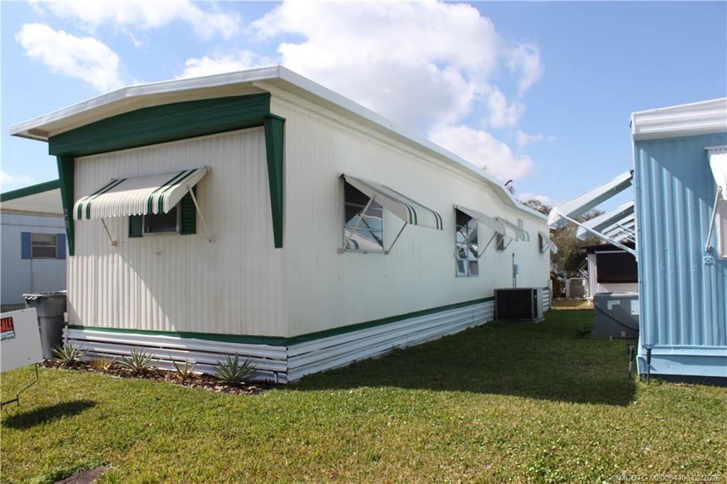 605 NE South Seas Way, Jensen Beach, FL 34957 Photo