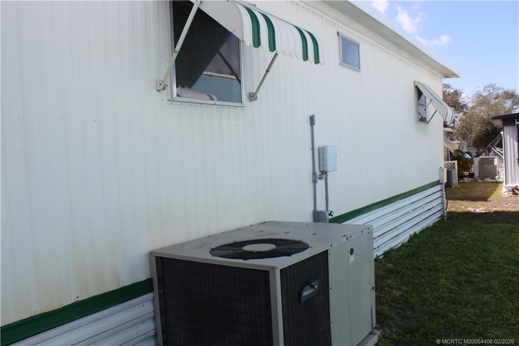 605 NE South Seas Way, Jensen Beach, FL 34957 Photo