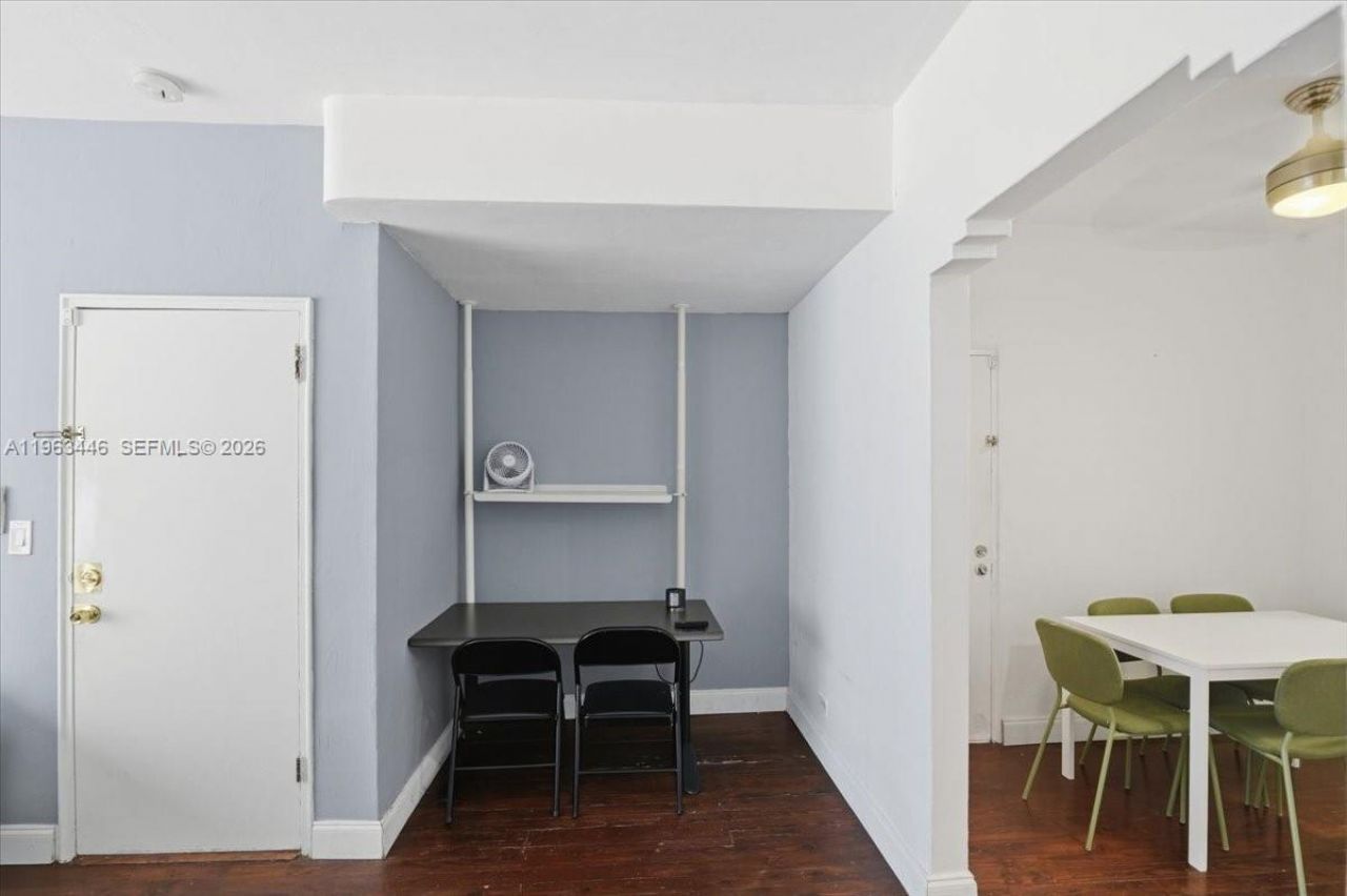 736 12th St, Unit 7, Miami Beach, FL 33139 Photo