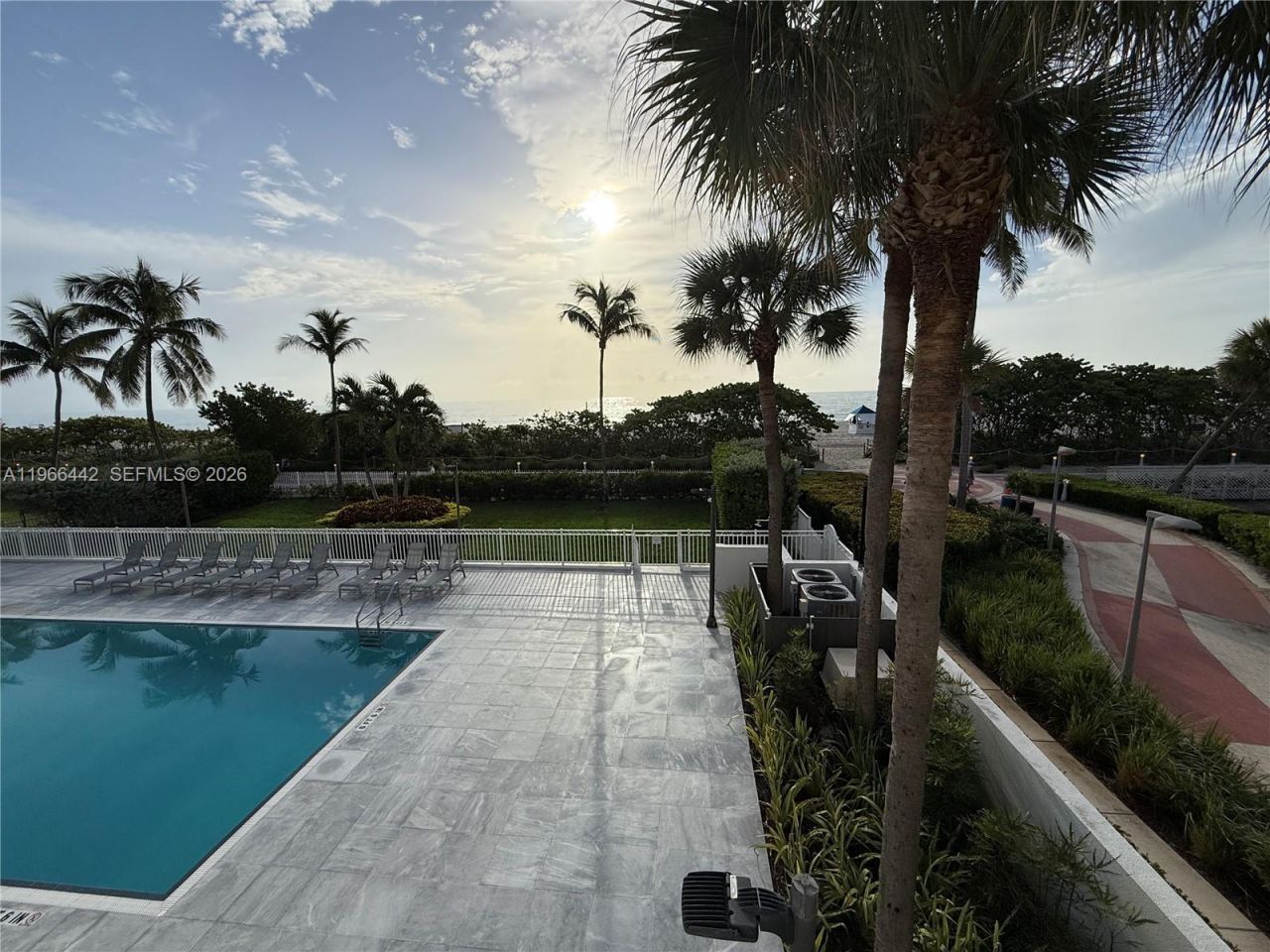 4301 Collins Ave , Unit 208, Miami Beach, FL 33140 Photo