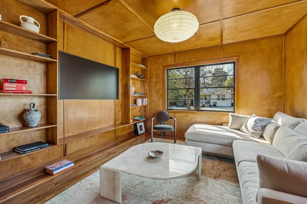 930 Ashley Avenue Photo 12