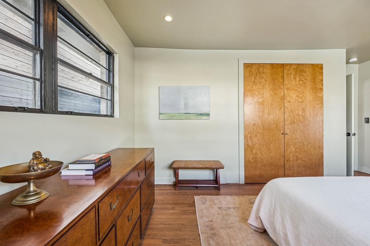 930 Ashley Avenue Photo 31