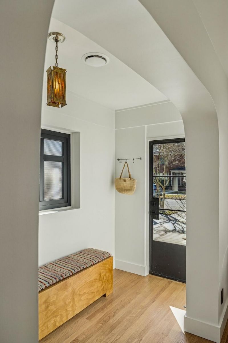 930 Ashley Avenue Photo 6