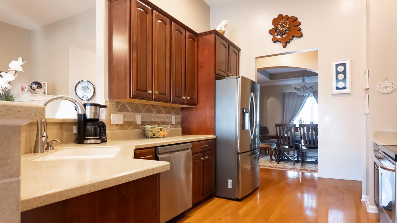 9615 N Carousel Circle Photo 7