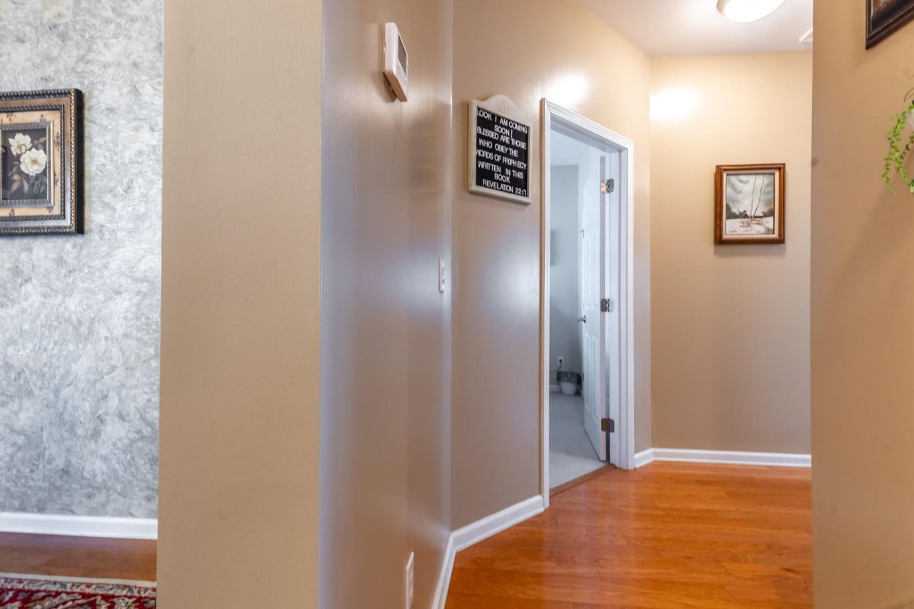 9615 N Carousel Circle Photo 9