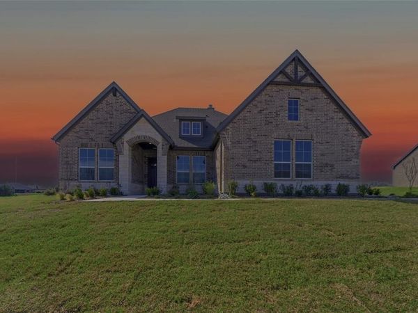 814 Valley Ridge Road, Van Alstyne, TX 75495