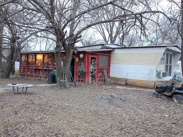 210 E 9th , Hooks, TX 75561
