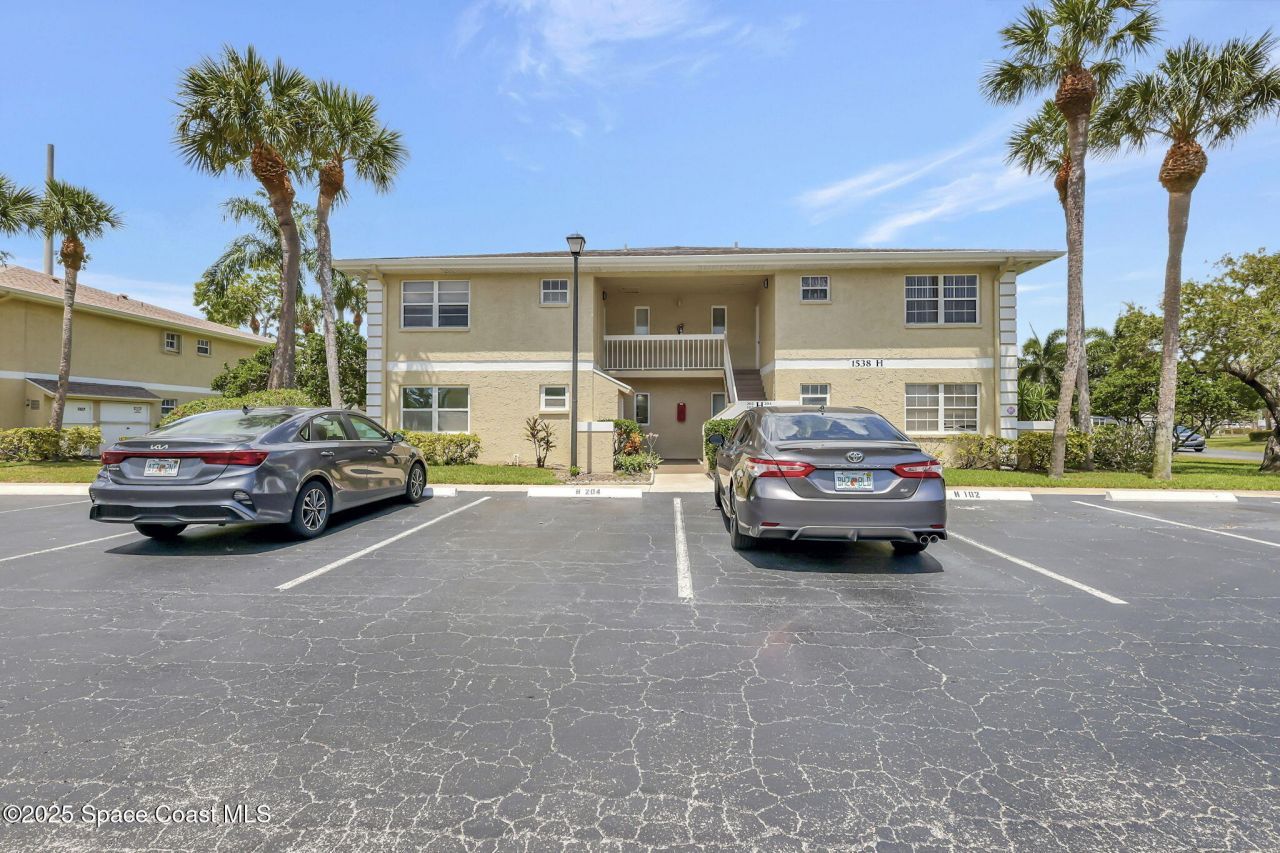 1538 SE Royal Green Circle, Unit 102, Port Saint Lucie, FL 34952 Photo