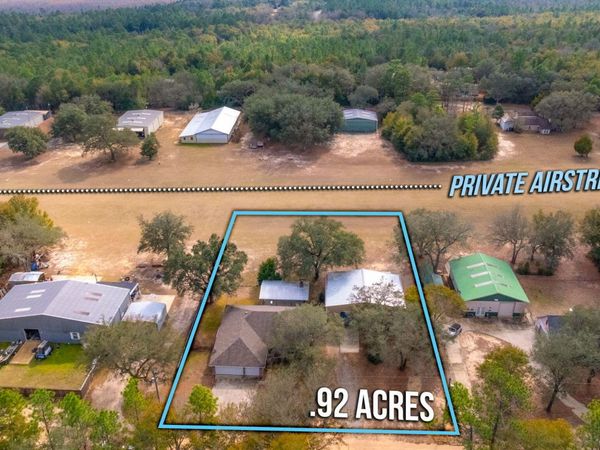 526 Tail Spin Drive, Holt, FL 32564