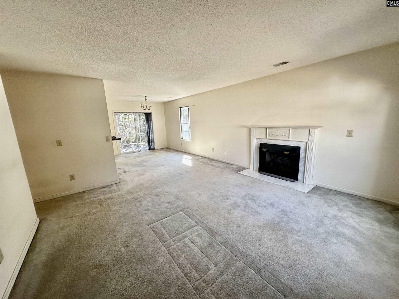 209 Maple Tree Court Photo 4