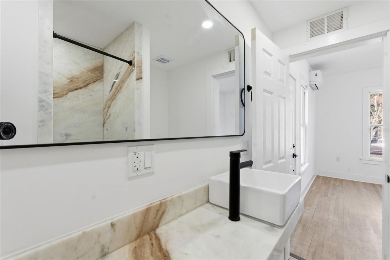 326 6th Avenue N, Unit 101, Saint Petersburg, FL 33701 Photo